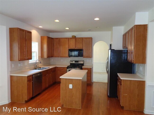 Building Photo - 4 br, 2.5 bath House - 42 Cobblestone Dr