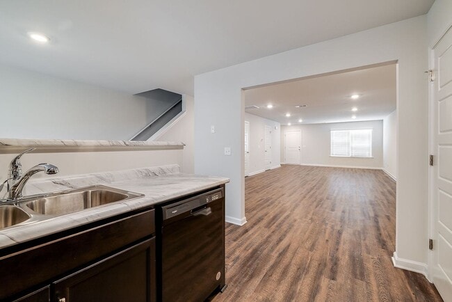 Foto del edificio - 3 Bed 2.5 Bath, Multiple Townhomes Units A...