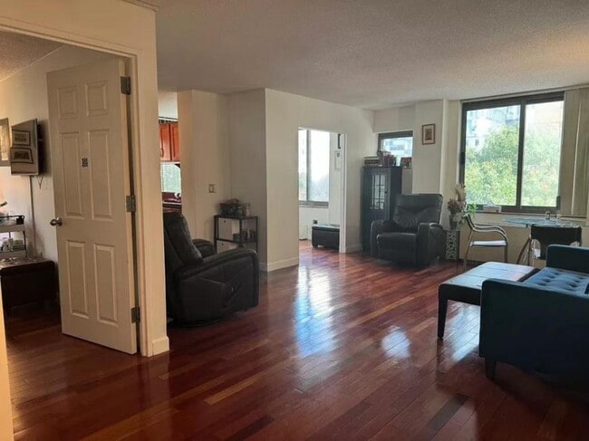 Building Photo - 2 bedroom in NEW YORK NY 10280