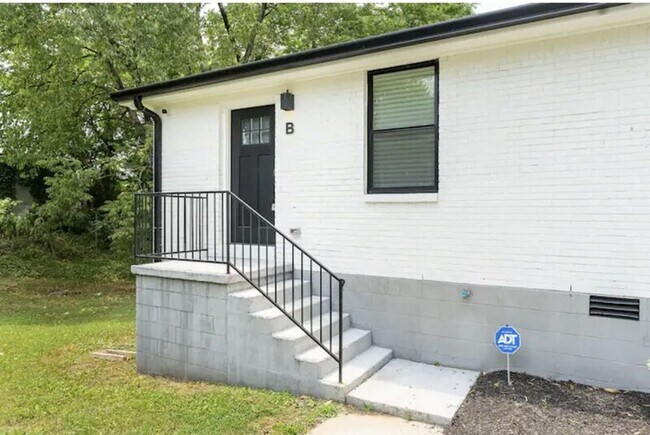 Building Photo - 204 Prince Ave