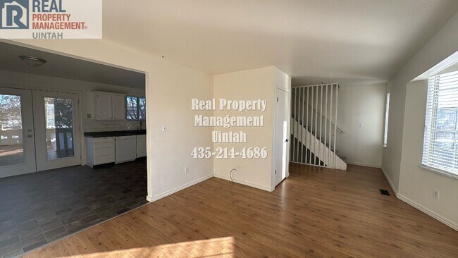 Foto del edificio - 3 Bedroom, 1.5 Bath Town home.