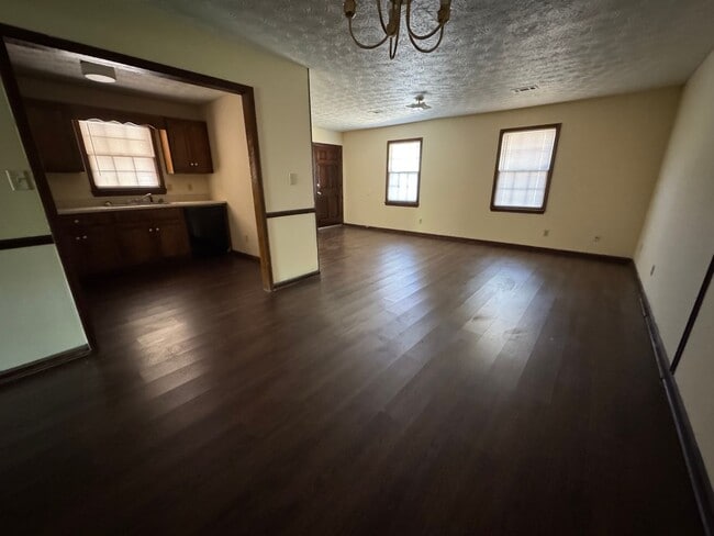 Building Photo - 125 Williamson St