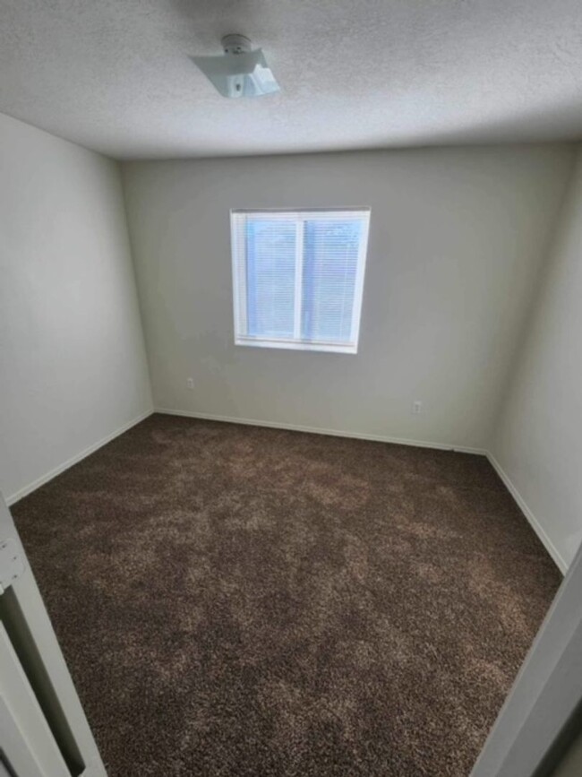 Foto del edificio - 3 Br, 2 Ba, 2 CG
