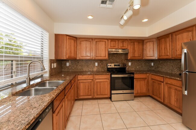 Building Photo - 42380 W Michaels Dr