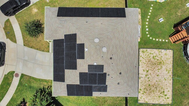 Foto del edificio - 1021 Pin Cherry Ln