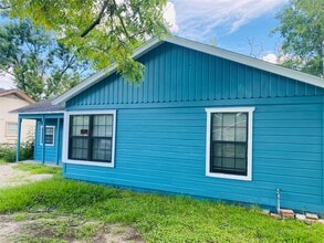 Building Photo - 7547 Laura Koppe Rd