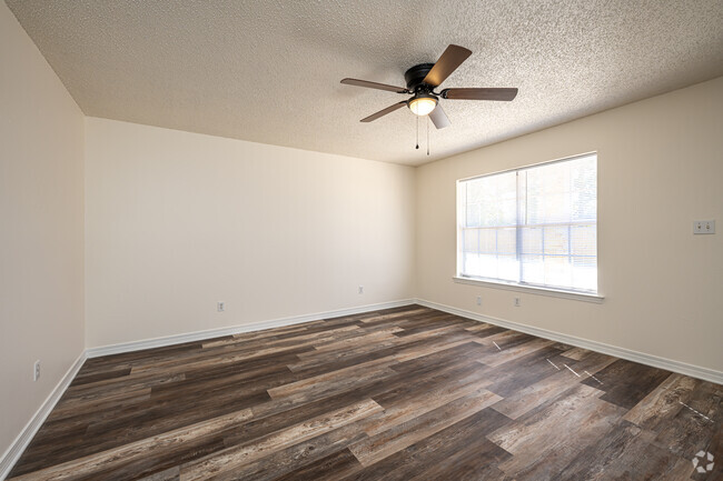 1BR, 1BA - 800SF - Living Room - Courtney Heights Apartments