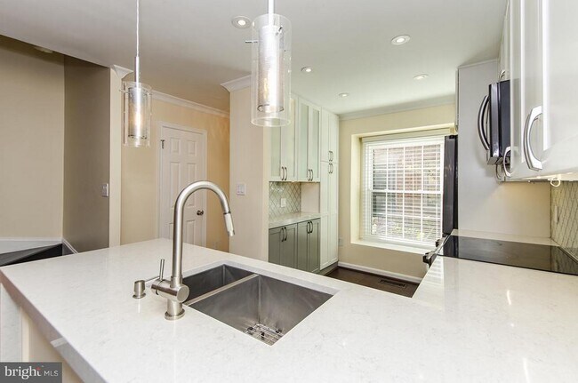 Foto del edificio - 734 N Vermont St