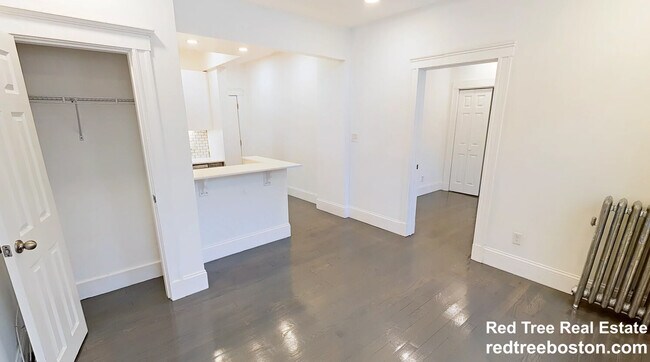 Building Photo - 52 Queensberry St
