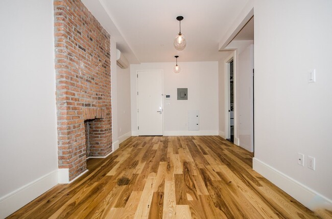 Building Photo - 1122 Bushwick Ave