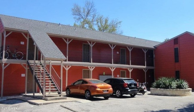 Building Photo - 2709 Manor Rd