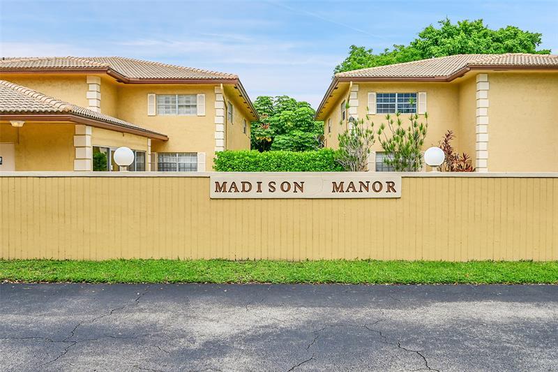 Primary Photo - 2946 Coral Springs Dr