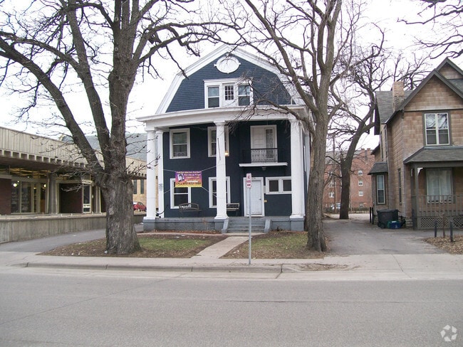 Building Photo - 1215 4th Street SE