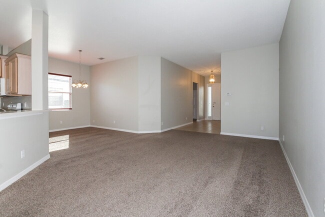 Foto del edificio - 5312 Lexington Dr