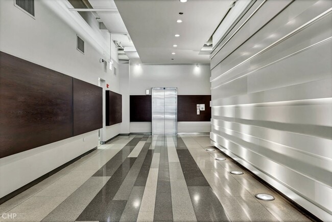 Building Photo - 1305 S Michigan Ave