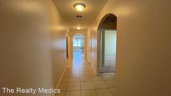 Building Photo - 4 br, 2 bath House - 456 White Coral Ln
