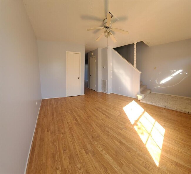 Building Photo - 1353 Ramada Dr