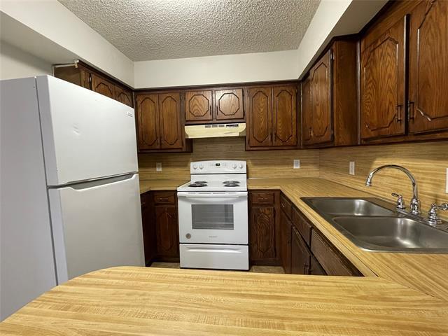 Building Photo - 413 W Pelton St