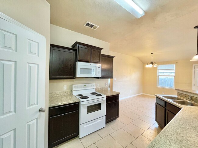 Foto del edificio - 4405 Cambridge Dr