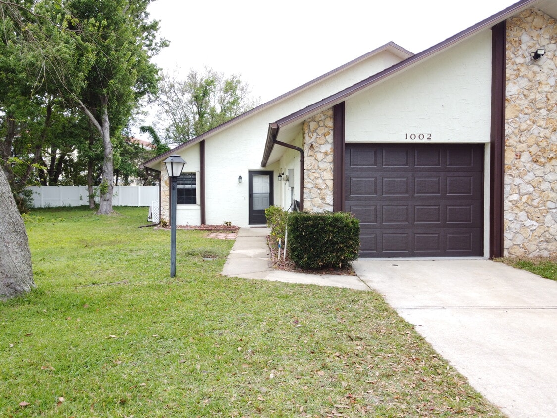 Photo - 1002 Stonybrook Cir (Port Orange, FL)