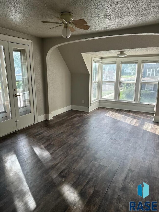 Foto del edificio - 425 S Prairie Ave