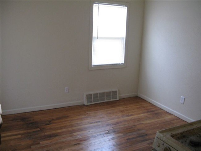 Building Photo - 6200 Greenview Ave