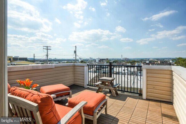 Foto del edificio - 1620 Light St