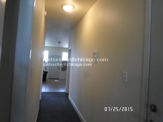 Building Photo - 527 N Homan Ave