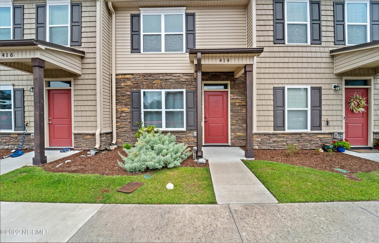 414 Sullivan Loop Rd, Midway Park, NC 28544 Townhome Rentals in