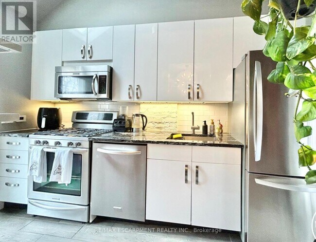 Photo du bâtiment - 276 Hunter St W