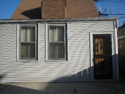Building Photo - 5303 S Sacramento Ave