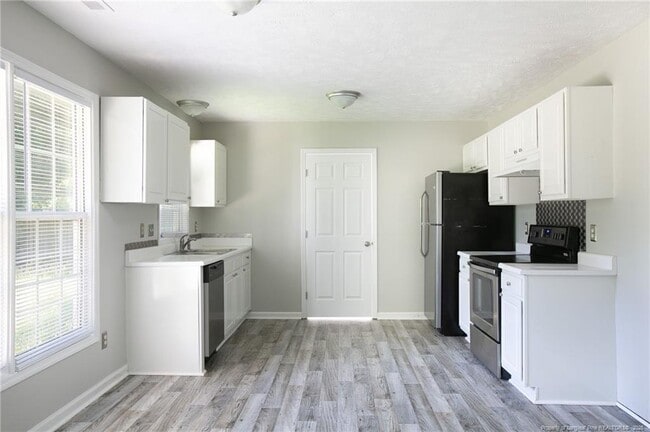 Building Photo - 163 Independence Dr