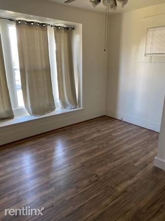 Building Photo - Studio, 1 bath 4plex - 1515 28th Ave #1