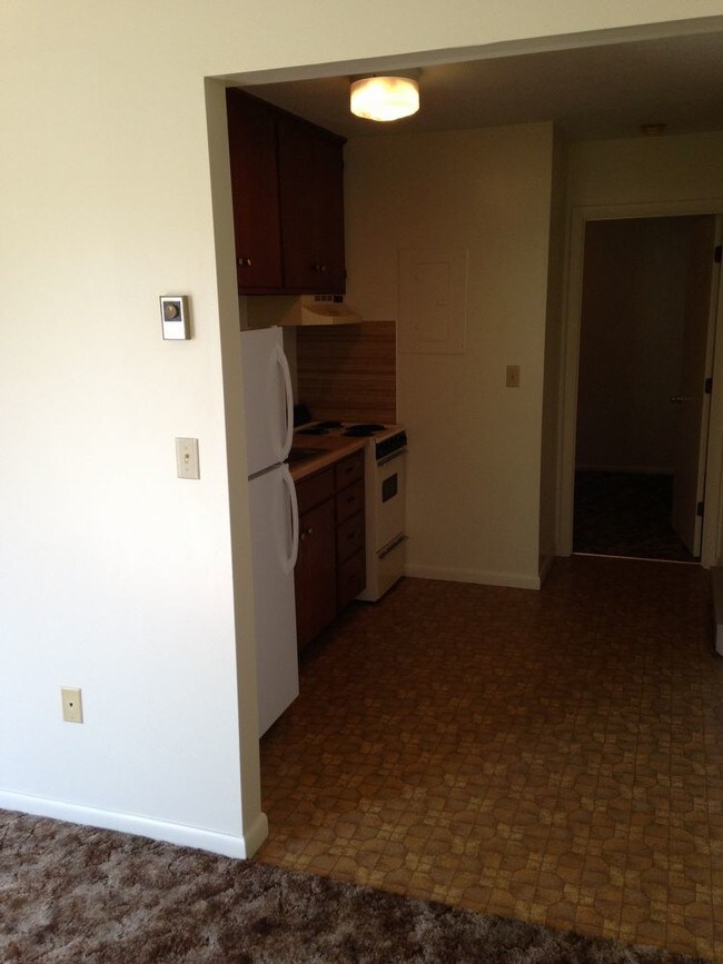 Building Photo - 110 Lucas Ln