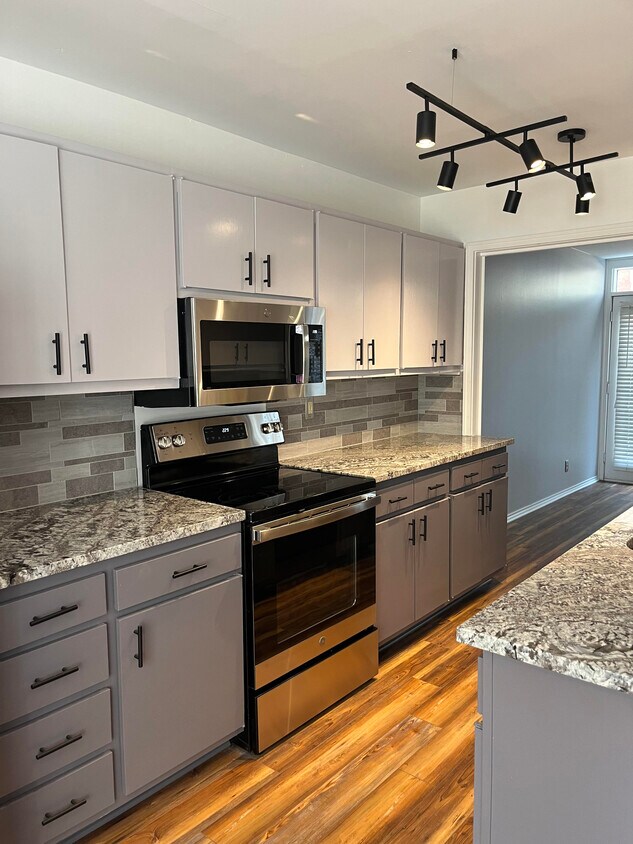 1621 S Quaker Ave Unit 2, Tulsa, OK 74120 Condo for Rent in Tulsa, OK