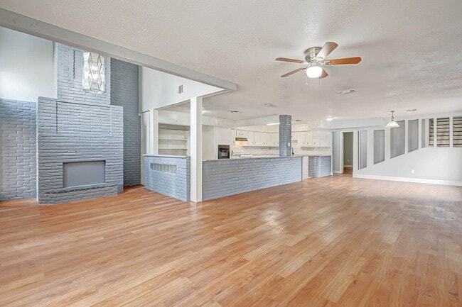 Foto del edificio - Affordable spacious 4bed/2bath single-fami...