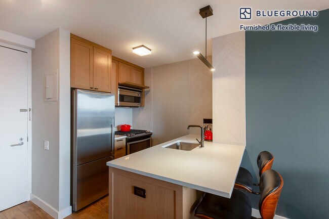 Foto del edificio - 560 W 43rd St