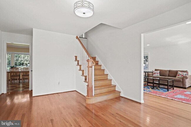 Foto del edificio - 7730 Falstaff Rd