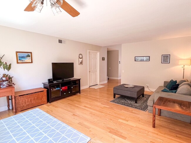 Foto del edificio - Beautiful 4-bedroom, 2-bathroom Newbury Pa...