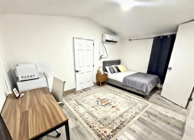 Photo - 1150 W 28th St Apartment