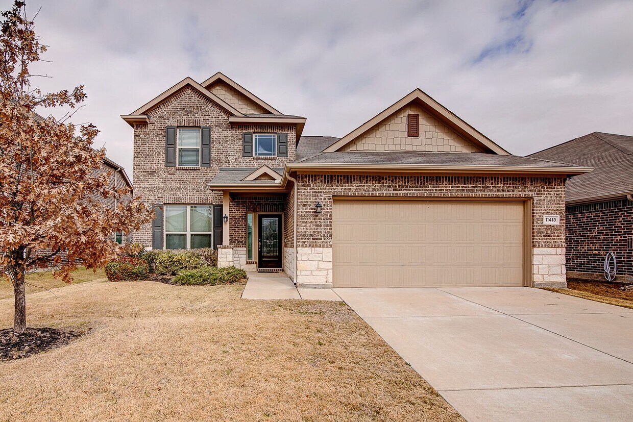 Primary Photo - Nice and Gated community, 2015 house.