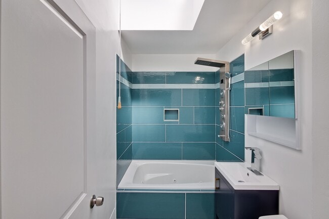 Building Photo - 289 Bridgeview Dr