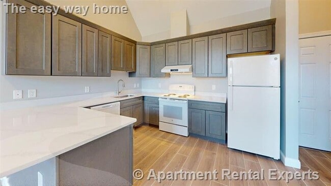 Building Photo - 51 Hill Rd