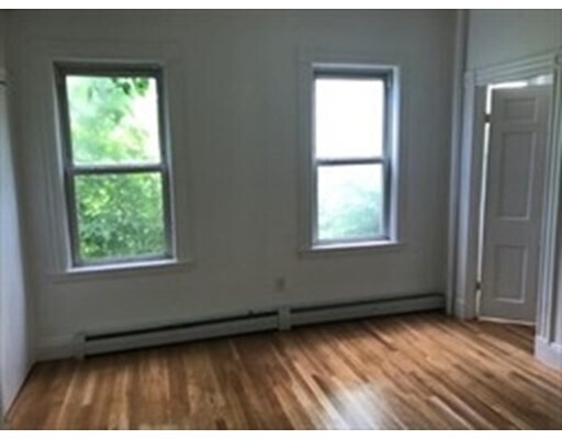 Building Photo - 18 Belknap St