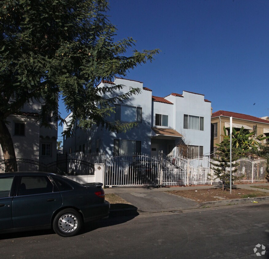 Building Photo - 1129 N New Hampshire Ave