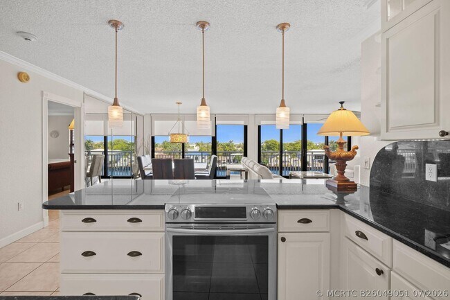 Foto del edificio - 3100 NE 48th St