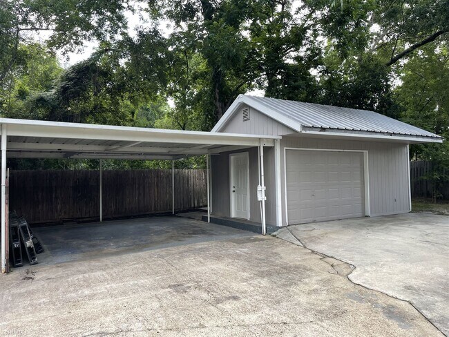 Building Photo - 4 br, 2 bath House - 429 South Avenue E