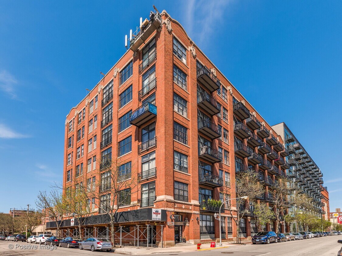 Primary Photo - 1250 W Van Buren St