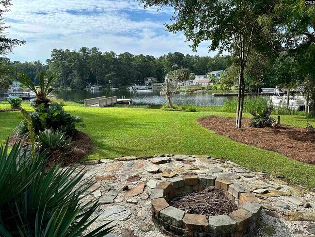 Building Photo - 350 Lakeshore Dr