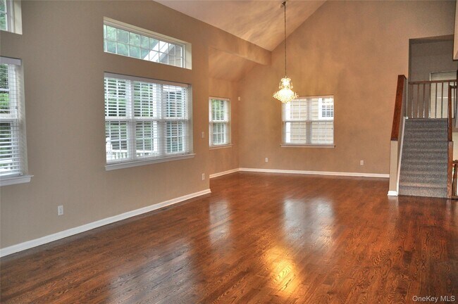 Foto del edificio - 23 Deertree Ln